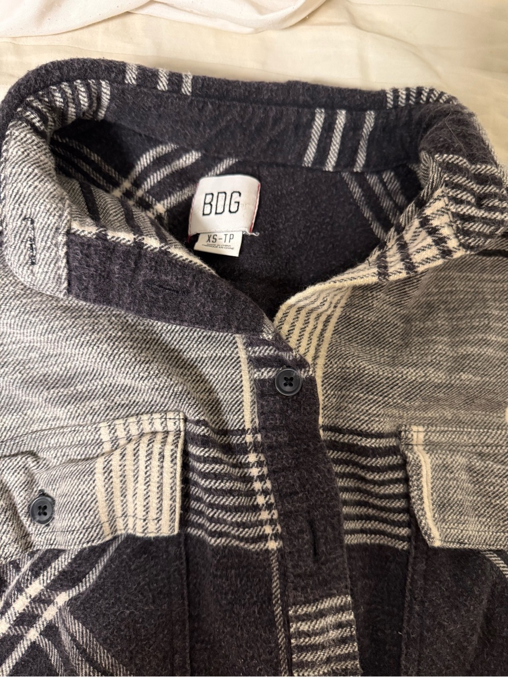 BDG Flannel - Picture 4 of 6